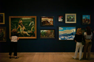 Banner image for the all products Collection by Kunstiek | moderne en klassieke schilderijen displayed on a gallery wall | introducing the paintings category.