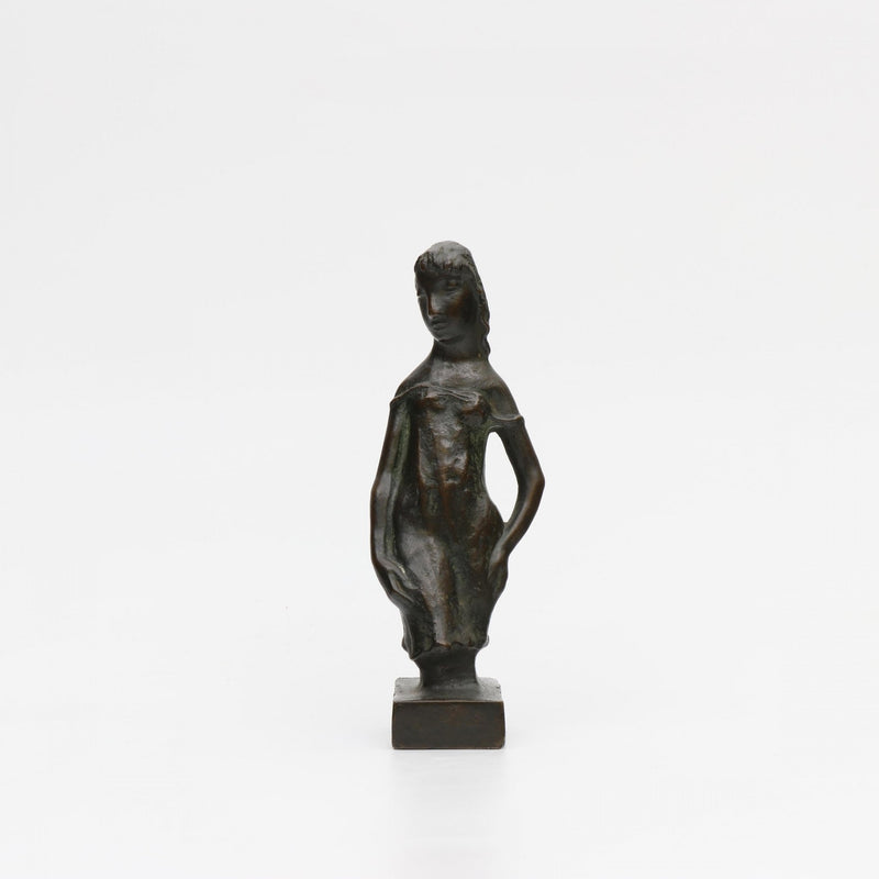 Fred (Frits) Kormis | Standing Girl | Bronze sculpture | h 22 cm x w 7 cm | Signed | front view