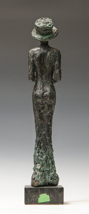 Bronze sculpture | Lady with Hat | 59 cm high | 20th century | Signed in bronze | backside