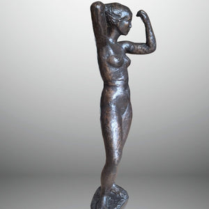 Flory Italianer | staand vrouwelijk naakt | Bronzen sculptuur | Gesigneerd en gedateerd 1980 | zij aanzicht
