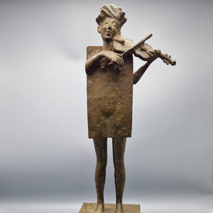 Loek Bos | Bronze sculpture “Violinist” | 41 cm high (base 54 cm) | Signed on the base | front
side