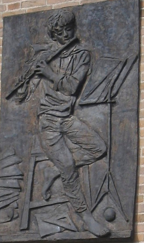 Margot Hudig-Heldring - fluitspeler, groot bronzen beeld te koop