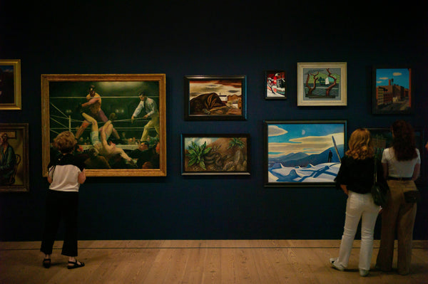 Banner image for the all products Collection by Kunstiek | moderne en klassieke schilderijen displayed on a gallery wall | introducing the paintings category.