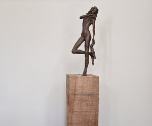 Tineke Bot | Ballerina | Bronze sculpture | approx. 37 cm high (wooden base approx. 137 cm) | Signed